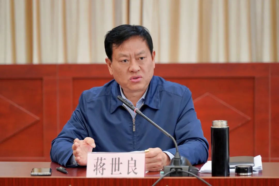 五届区委常委会召开第74次会议
