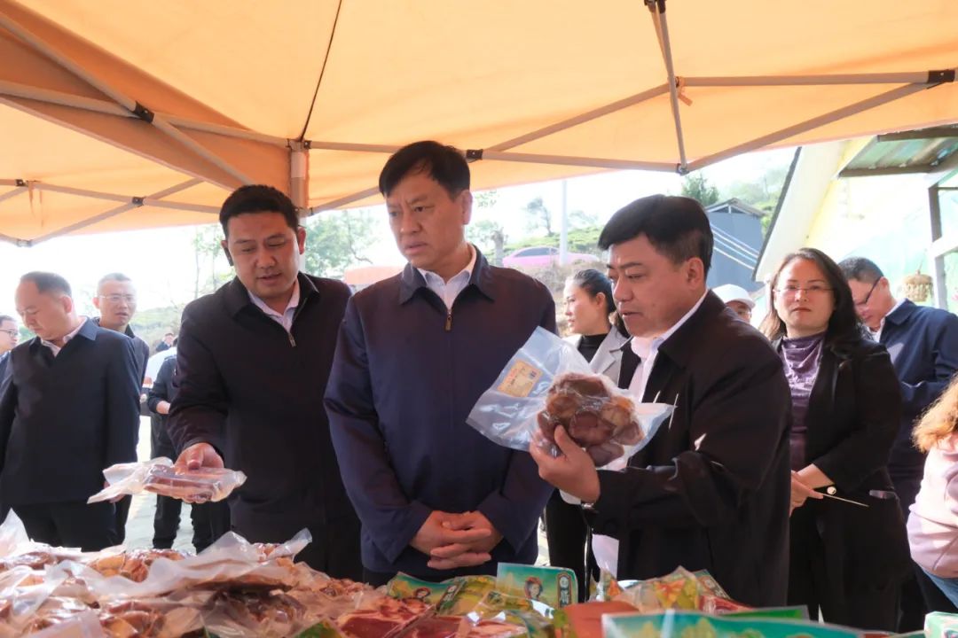 临翔区召开发展壮大村级集体经济暨规范村级集体经济分配管理工作现场会