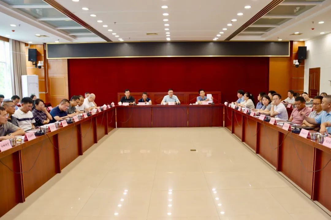 区人民政府党组（扩大）会议暨区五届人民政府第58次常务会议召开