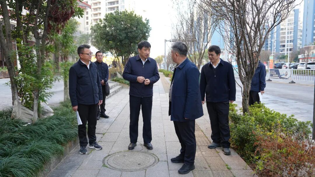 杜建辉在临翔区调研督导全国文明城市创建工作时强调 在细微细致处用力 在常态长效上用心 全力推动文明城市创建工作走深走实