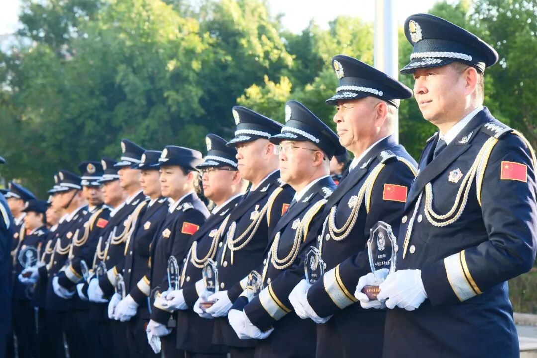 临翔区举行庆祝第六个中国人民警察节活动