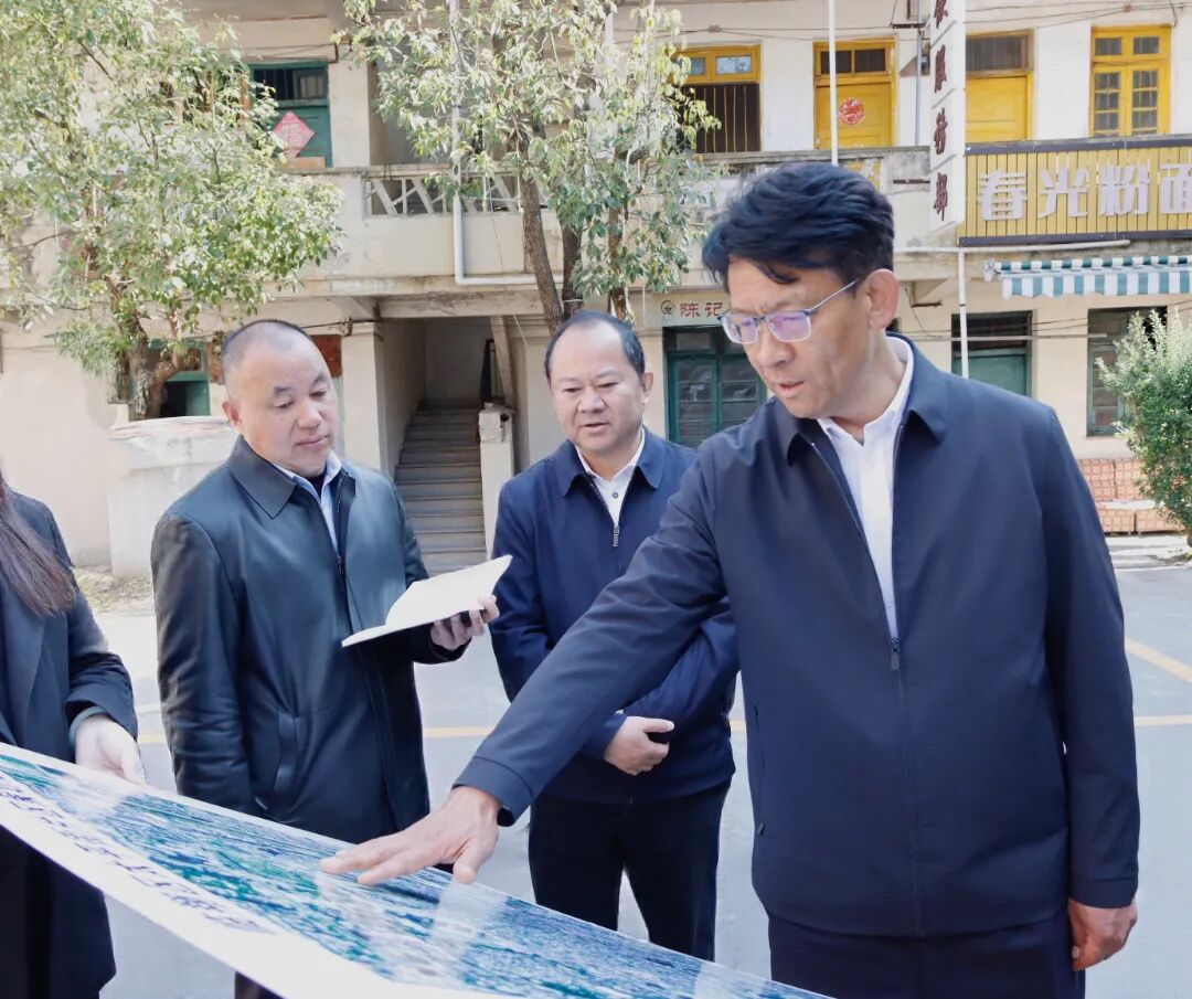 徐贤在临翔主城区实地调研城市更新工作 完善城市功能 提升城市品质 持续推动城市高质量发展