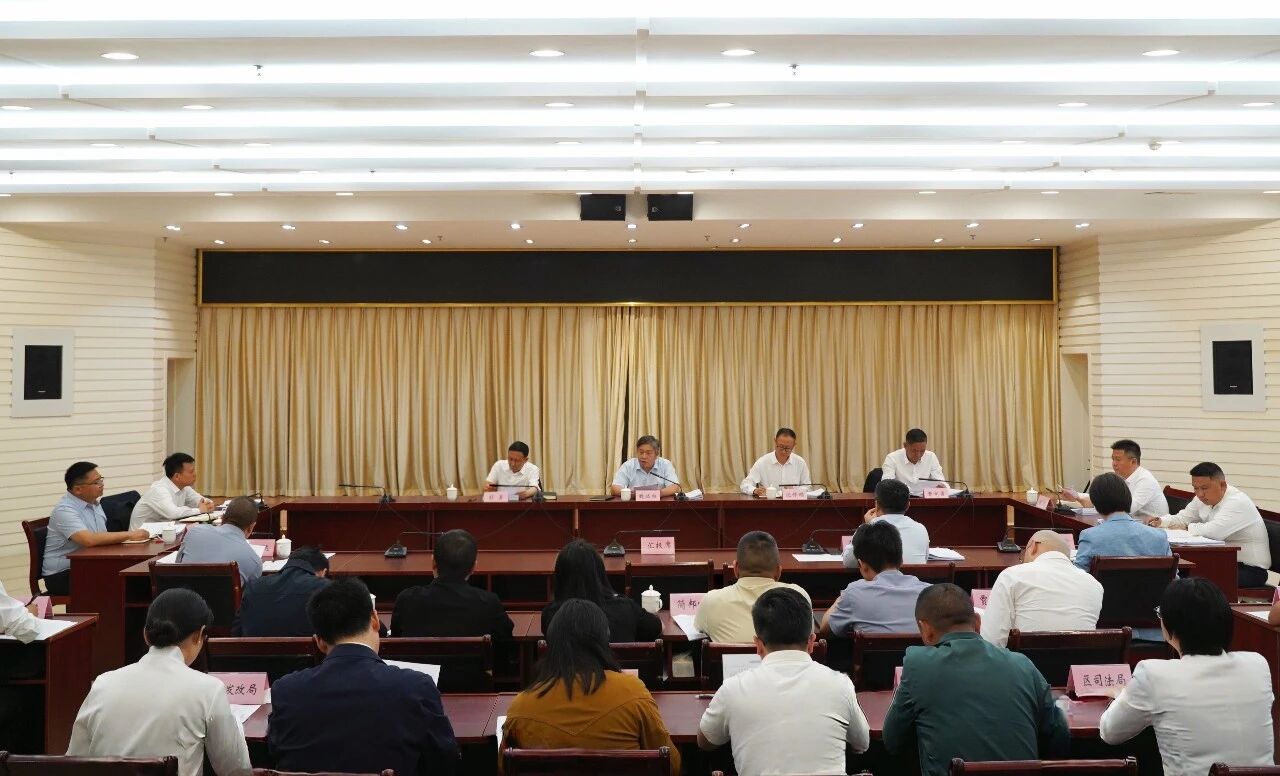 五届区委常委会召开第169次会议