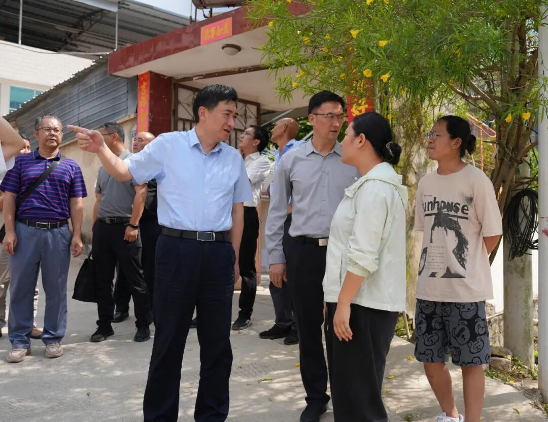 杜建辉入户下访 现场研究解决群众诉求